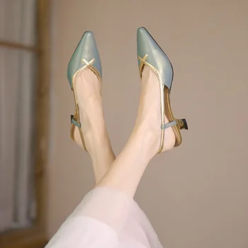 Yaz moda mizaç arka boş sandalet tam deri iç ve dış, tek satır toka Metal orta topuk bayan ayakkabıları