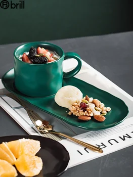 Iskandinav Seramik kahve fincanı Minimalist Lüks Yeşil Kaşık Öğleden Sonra çay bardak ve altlık Setleri Tazas De Cafe Creativas Caneca